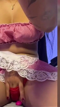 Je Veux Que Tu Mettes Ta Bite Dedans Au Lieu De Mes Doigts