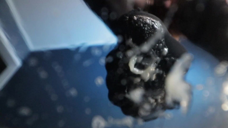 Horny Johny: Положи свое лицо в мой горячий спрей, детка