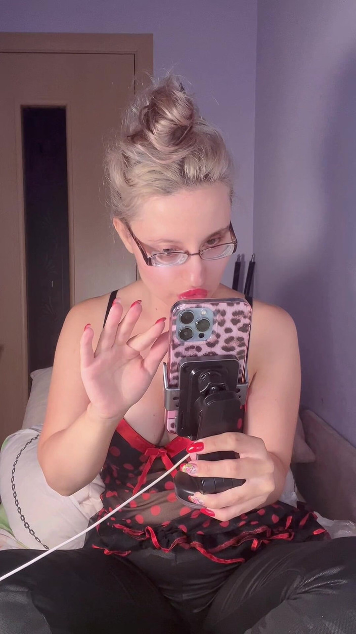FinDom Goaldigger: Donnez-moi une séance webcam en direct