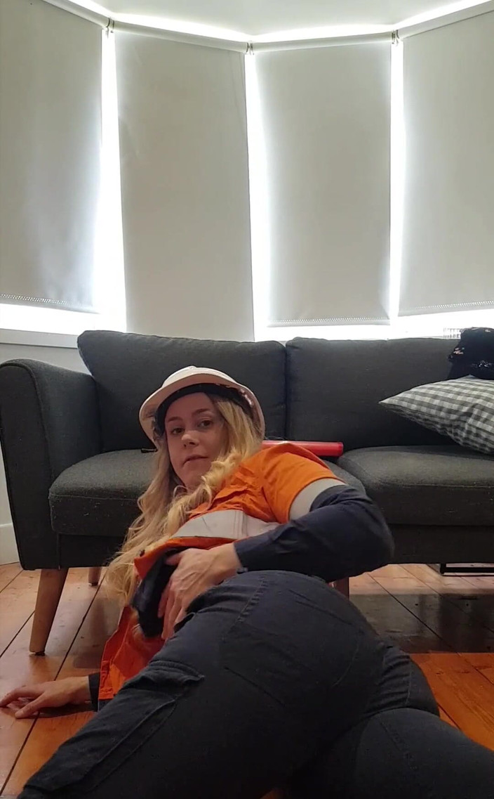 Michellexm: Nud / degetul Bash Sexy Strip în My Hi Vis Work Wear și...