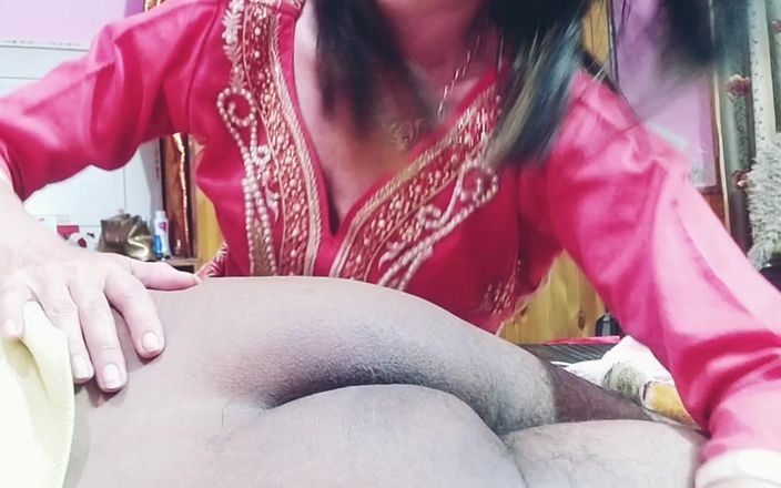 Bolly Karma: L'uomo dà una bella ragazza ogni centimetro del suo cazzo...