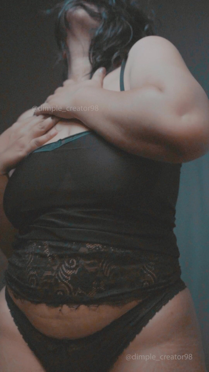 SneakyDimple98: Bong Bhabi menari solo pantat besar