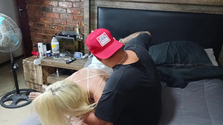 Bigjoefuckalott: Dedo Un Rubio Y Ella Hizo El Amor Iet