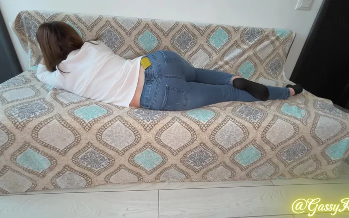 GassyKat: Stinky Farting Queen in Tight Blue Jeans