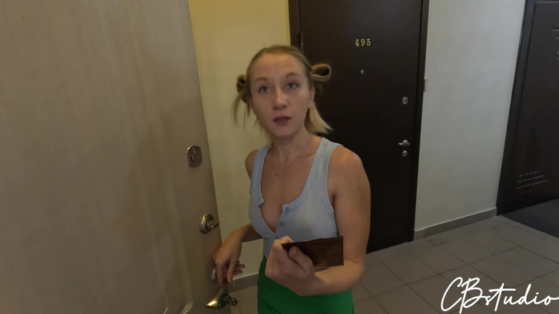 Sandra Sex: Oh non ! J’ai accidentellement baisé le coursier. Après tout, elle...