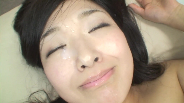 Japan Lust: Ayaka are parte de o ejaculare facială frumoasă