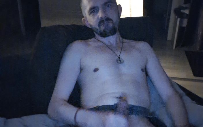 kinkygaynudist: Gay honí a kouří