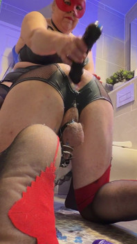 Anální šukání na záchodě v koupelně pro moji sissy děvku Tiffany