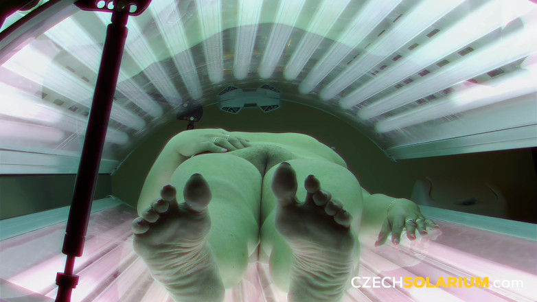 Czech Solarium: Czech Solarium 31: Husky Housewife Strips Down in Solarium