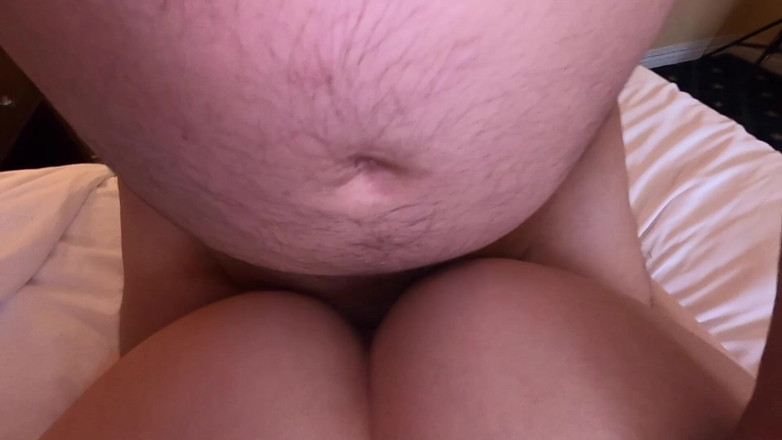Breed-My-Hotwife: Świeżo upieczona zemsta rodzi się z nieznajomym Po złapaniu męża...