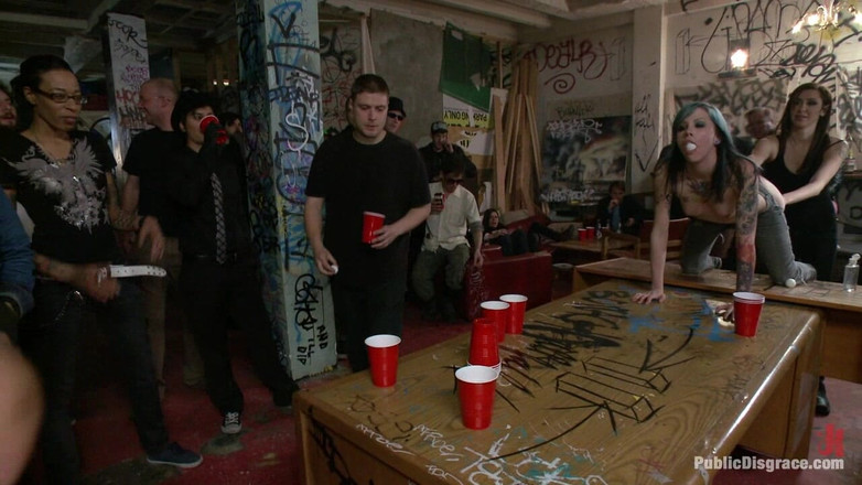 Public Disgrace by Kink: Домашня вечірка