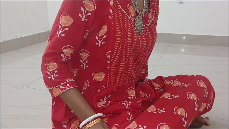 Anguribhabi: 友人が家にいないとき、私は友人の母親ととても楽しかったです。