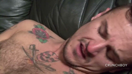 FETISH BDSM STUDIO: Ragazzi tatuati e con piercing fanno sesso senza preservativo