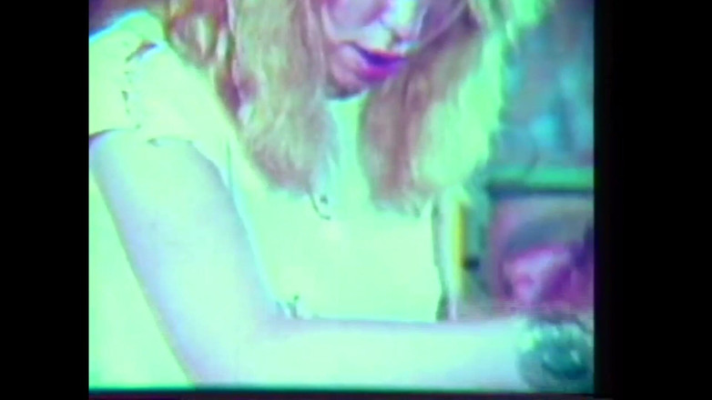 Vintage Megastore Full hd: 파티에서 그들은 서로를 빨고 있습니다