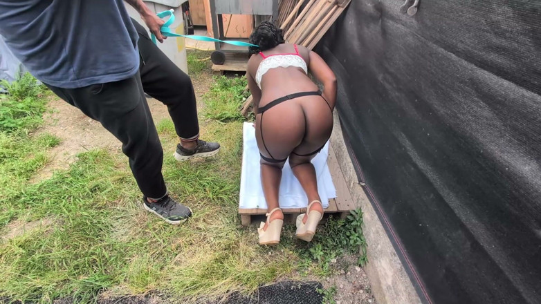 BDSM and co: Pukulan dan penguasaan untuk blackette yang tunduk