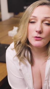 Nhân viên tồi tệ nhất từ trước đến nay - clara dee pov thổi kèn