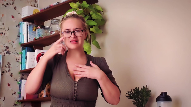 JessieHH: Elle se fait prendre par des belles-mères qui se lavent...