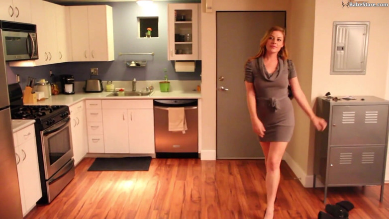 Lesbian Babe Stare: Ви хочете приєднатися до нас, чи не так: третя балерина хоче