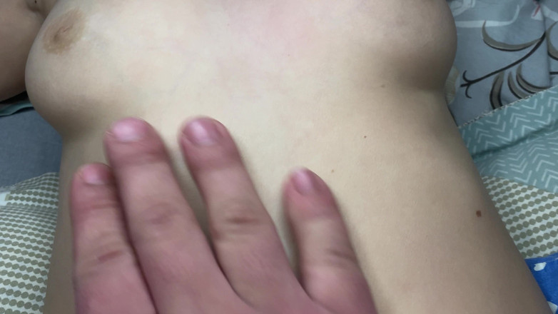 Blondasexy00: Abang tiri melancap pepek ketat saya dengan jarinya dengan sempurna