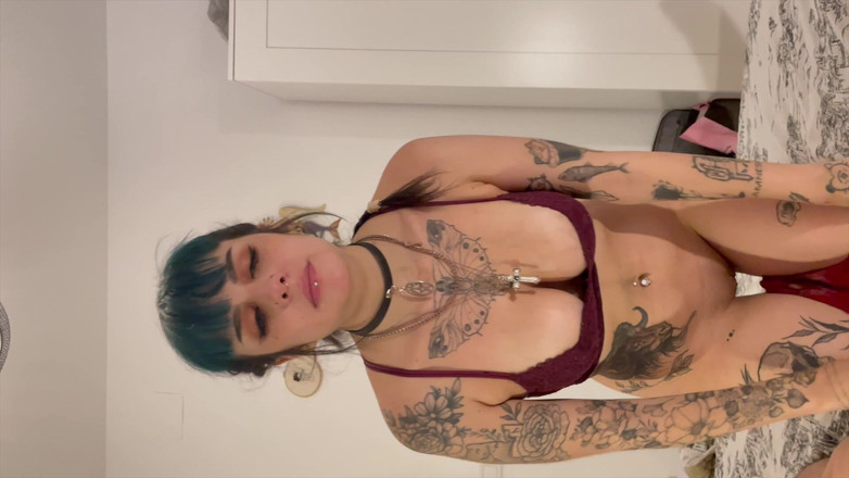 FlirtynDirty: 巨乳ゴスガールは、執着する元恋人からもっと気を紛らわせようとします