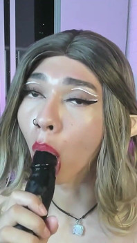 Spectacolul live Sissy îți oferă o muie sloopy