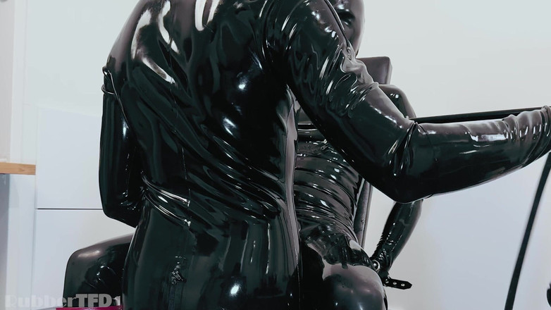 RubberTFD: Red Edging [Video pra-keluaran]