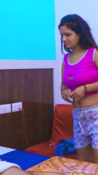 Desi Bhabhi Masaj Karte Samay Kiya Chudai Desi Style Me