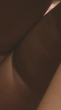 Scène de fesses - 3_brunette à gros nichons se tape une grosse bite dans la chatte