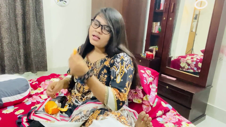 Nadiyaxxx02: Die verheiratete ältere schwester wird von ihrem jüngeren bruder gefickt und...