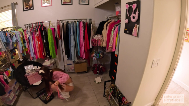 HookUp HotShot-BTS: Приголомшлива повія джуніпер Рен просить трахнути Наде Насті!