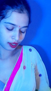Rapariga indiana Desi quente a gozar sexo numa noite de sonho com um homem mais velho, vídeo
