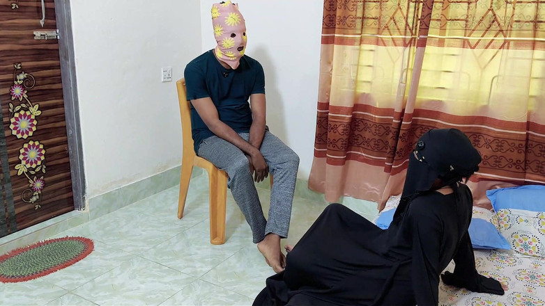 HottyKisku02: Kouření teta Sex muslimská tetička v hidžábu si mě najala...