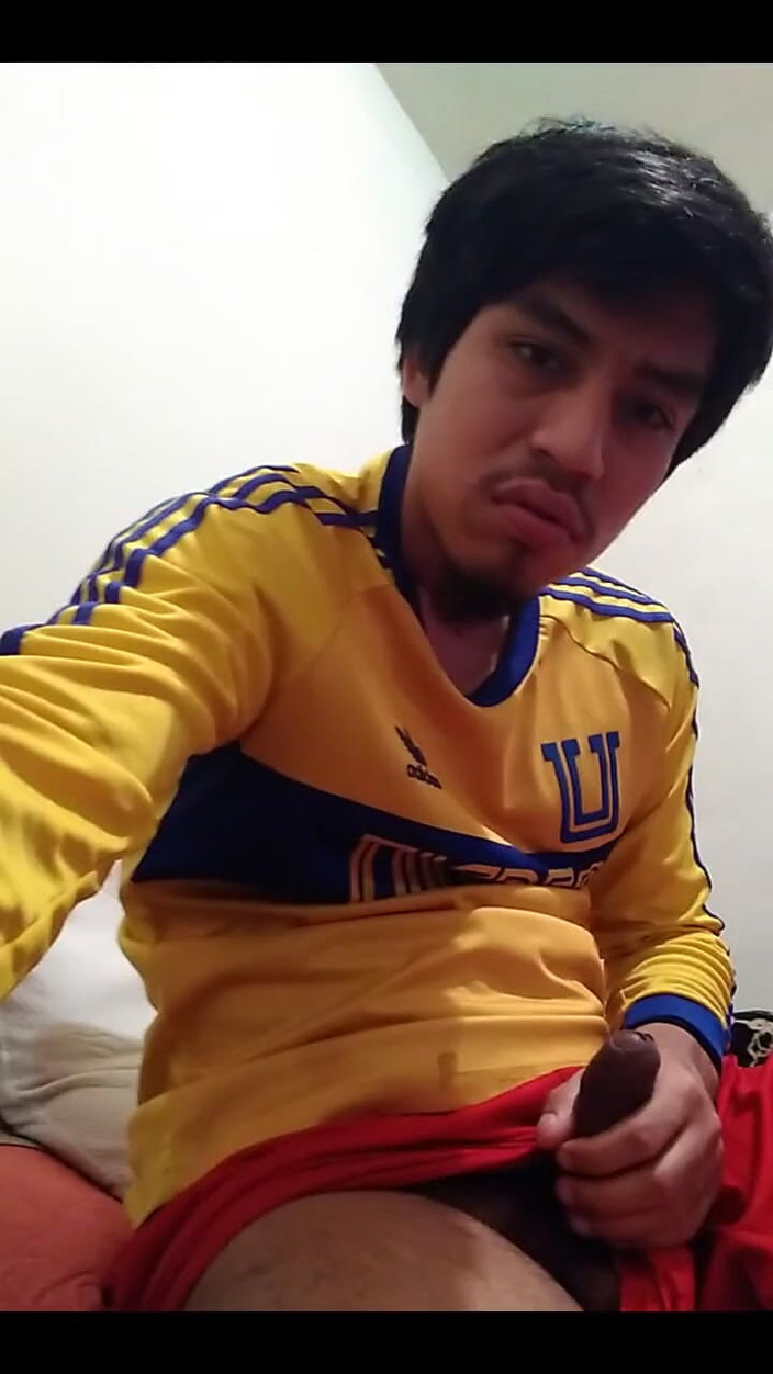 AlexAlejandro13: この素敵な太いペニスを見に脱出に来てください
