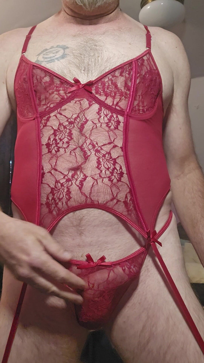 Fantasies in Lingerie: Sborrata in pizzo rosso
