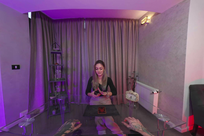 VRMagic: Ariana, Miley Sin - Behind the Devil's Story