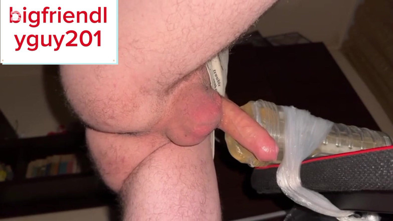 Bigbadfriendlyguy: Hombre gimiendo preñada mientras folla Fleshlight y habla sucio con...