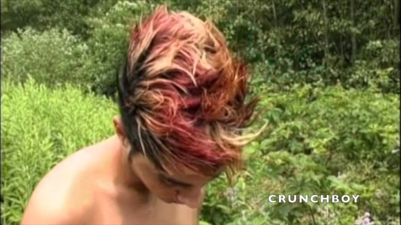 Slut twink used bareback by XXL cock: Giovani ragazzi sexy scopano all'aperto per fare sesso discret