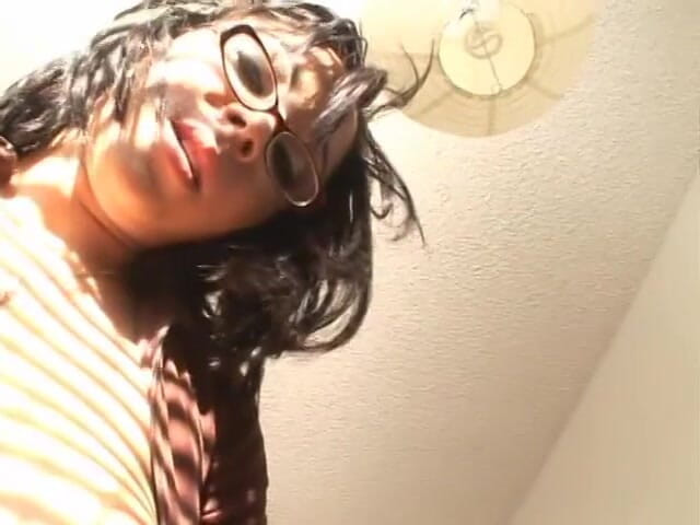 Wild Suckers: Brunette Tia in glasses blows dick before pussy fuck