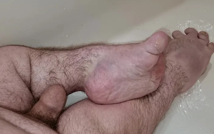 MiniCorgi: Midget shows his feet and then cums on them