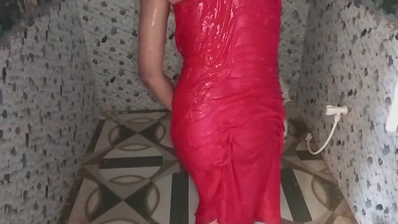 Ankurpriya000: Priya yenge banyosunda banyo yapıyor - seksi