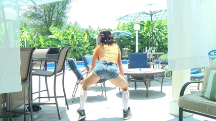 Ashley Sinclair: Cabaran Berpasukan