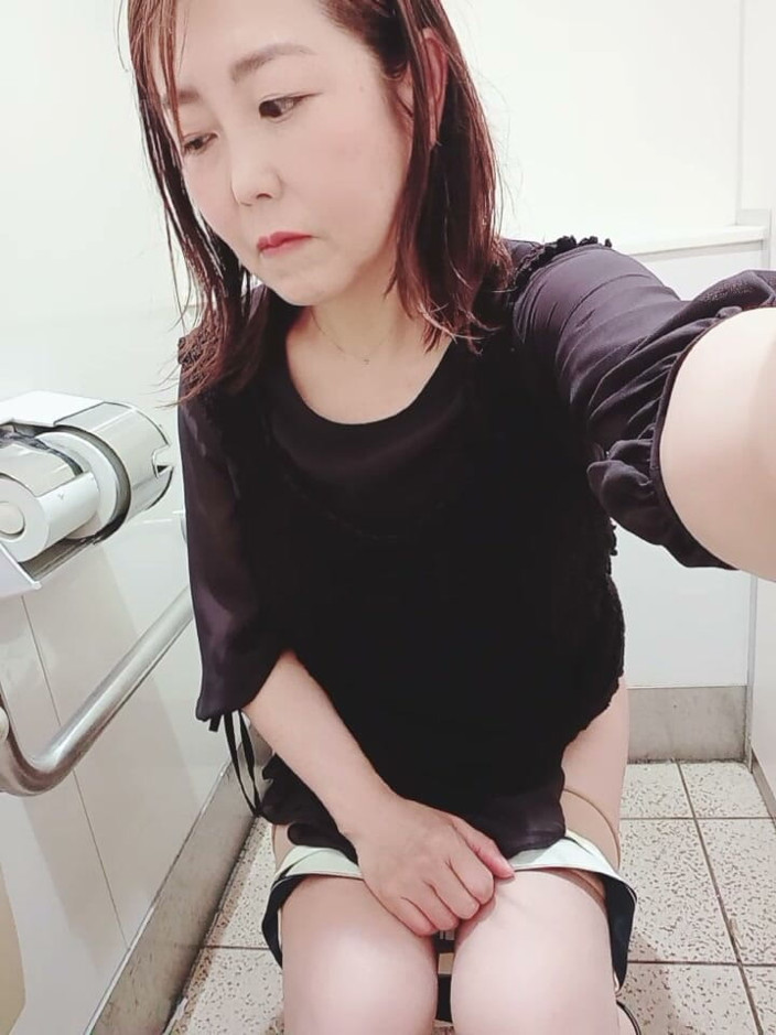 Mayumi Kanzaki: Ich Habe Die Toilette Des Bahnhofs Benutzt