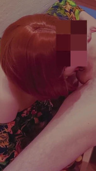 Người mẹ ngây thơ nếm thử của con riêng ở phòng sau