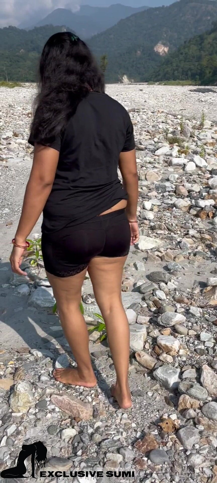 Hot wife sumi: Outdoor Dare in Nature.