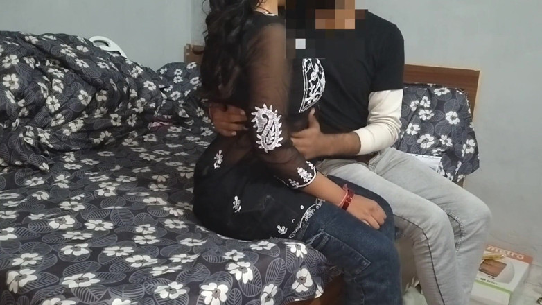 Hotty_ragini: Rozhovor: Můj šéf mě tvrdě ošukal, jako by mi z zadku...