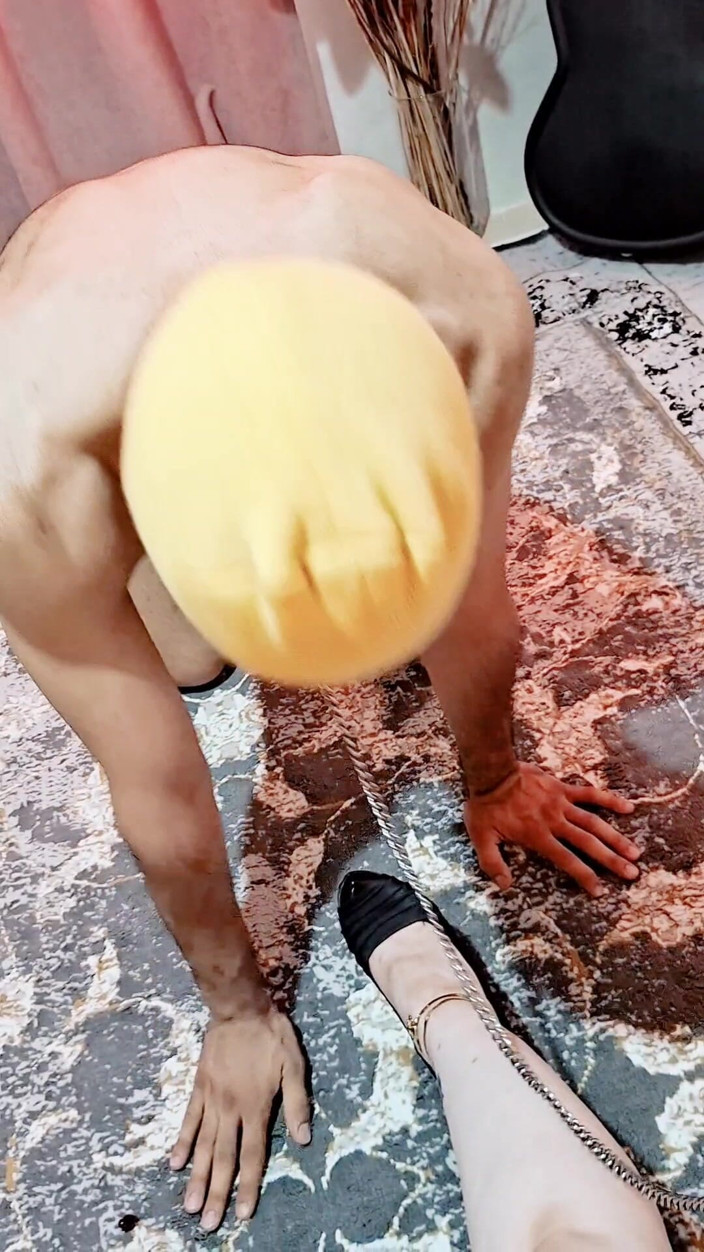 Miss lilith: Mestra com cuspe de frutas e intensa adoração do pé,...