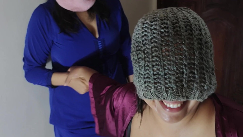 Arabic lesbian: Árabe lésbica menina fode minha buceta bb grande rabo peituda