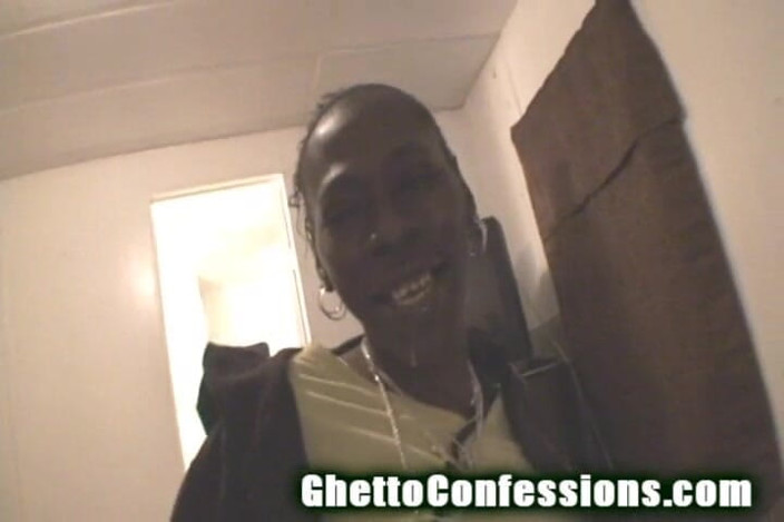 Ghetto Confessions: Cachonda darkness black chick ho chupa bolas blancas y polla...