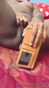 Hintli tamil orta yaşlı seksi kadın renu'nun büyük siyah götü, göğüsleri ve parmaklayan amcığı azgın boğa için canlı görüşmede azdırıyor: bölüm 3! Indianhotwifex