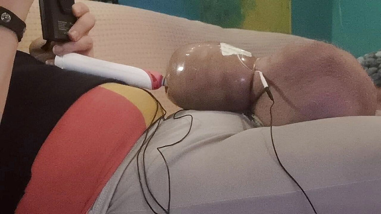 Monster_Meat_: Les électrotoys m'ont fait jouir